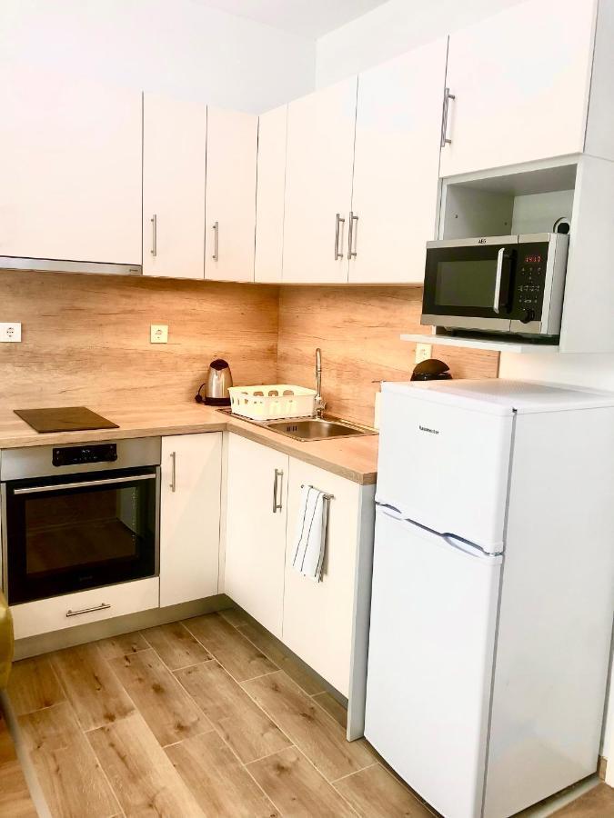 Sweet Home Apartman , 30Sqm Studio, Free Private Parking, Mountain View, Balcony, 20 Min From Downtown Будапешт Экстерьер фото
