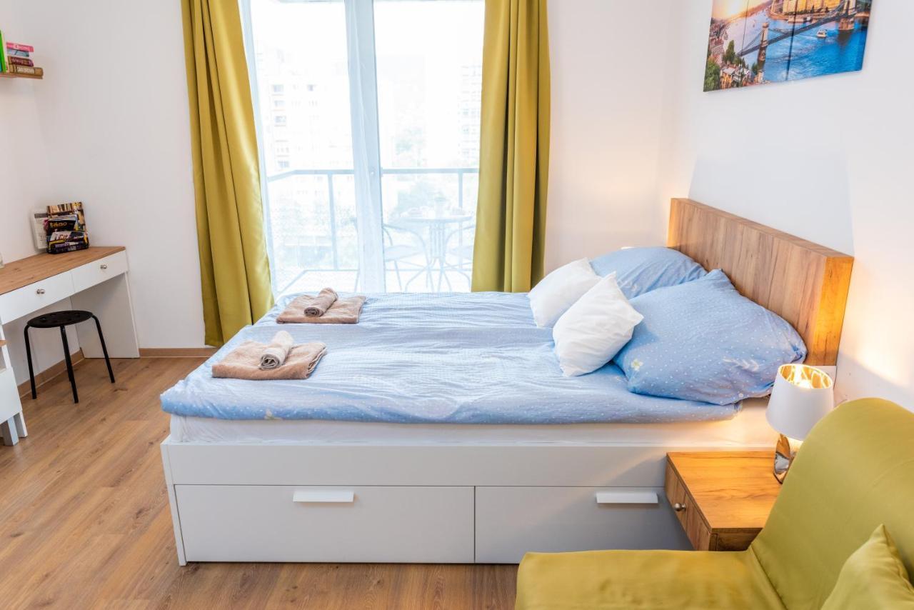 Sweet Home Apartman , 30Sqm Studio, Free Private Parking, Mountain View, Balcony, 20 Min From Downtown Будапешт Экстерьер фото
