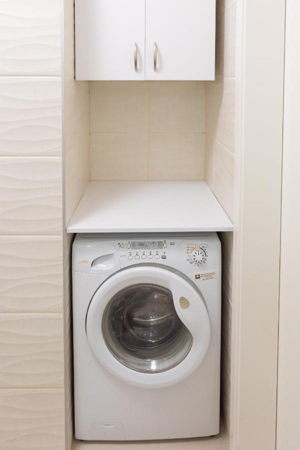 Sweet Home Apartman , 30Sqm Studio, Free Private Parking, Mountain View, Balcony, 20 Min From Downtown Будапешт Экстерьер фото