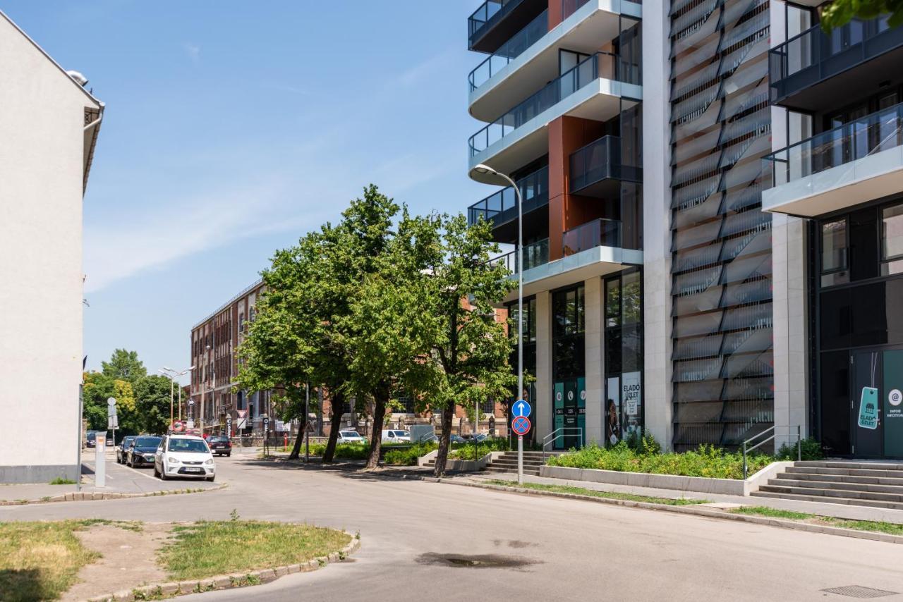 Sweet Home Apartman , 30Sqm Studio, Free Private Parking, Mountain View, Balcony, 20 Min From Downtown Будапешт Экстерьер фото