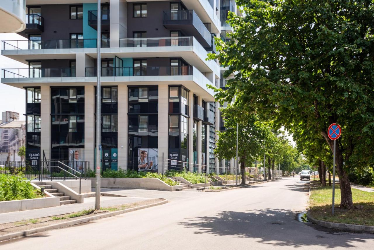 Sweet Home Apartman , 30Sqm Studio, Free Private Parking, Mountain View, Balcony, 20 Min From Downtown Будапешт Экстерьер фото