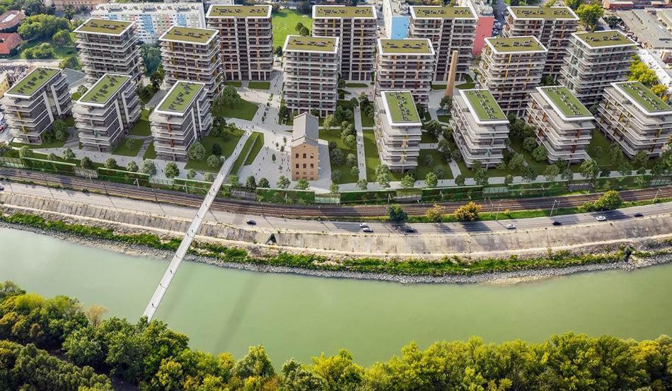 Sweet Home Apartman , 30Sqm Studio, Free Private Parking, Mountain View, Balcony, 20 Min From Downtown Будапешт Экстерьер фото